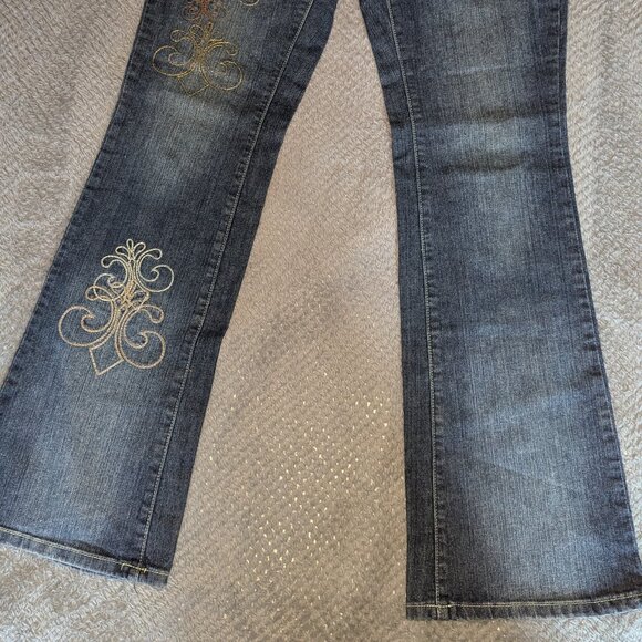 Beyonce's House of Dereon Jeans. - Picture 4 of 5